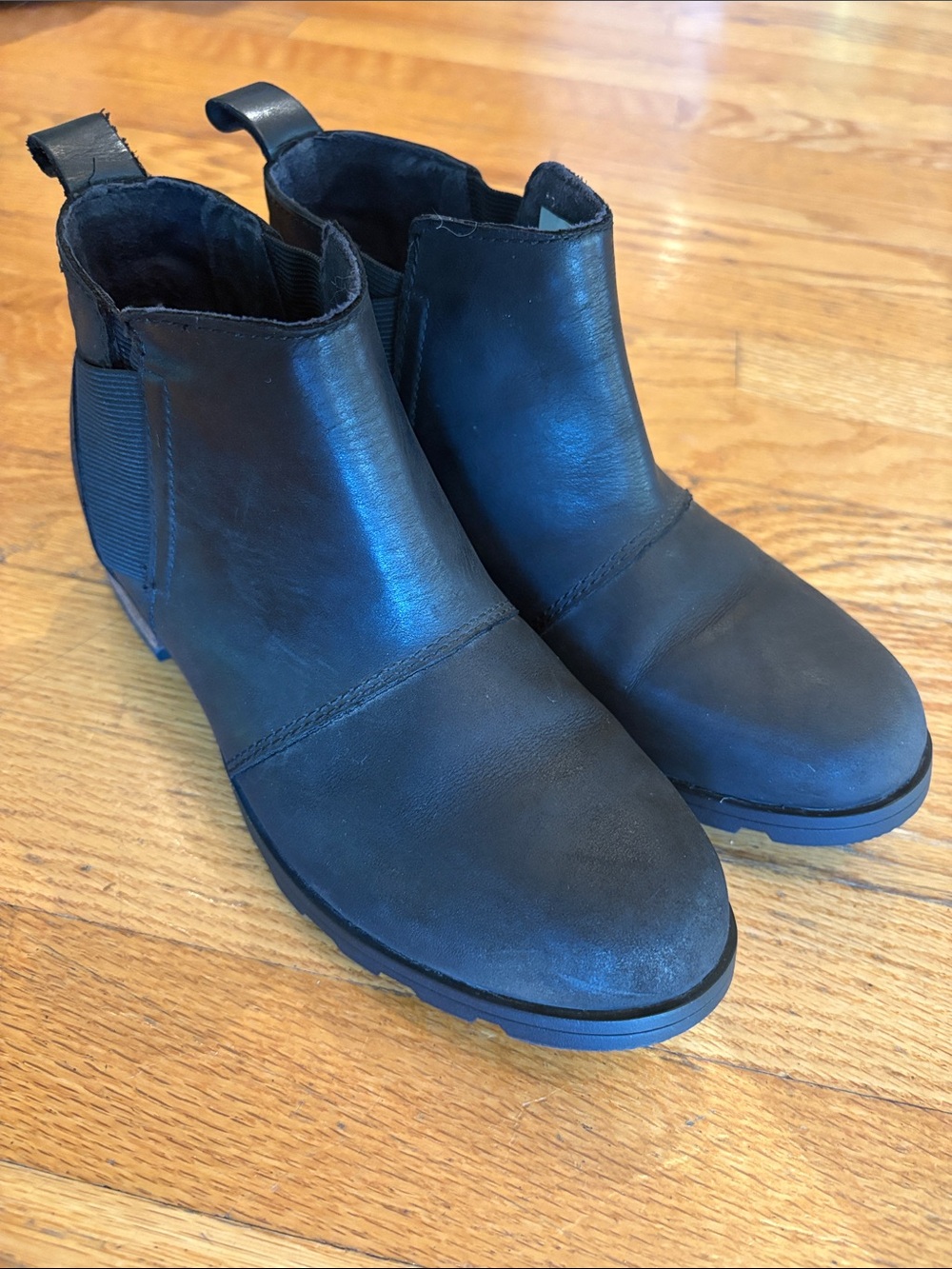 SOREL WOMENS Emelie Black Waterproof Chelsea Ankle Boots. Size 6.5